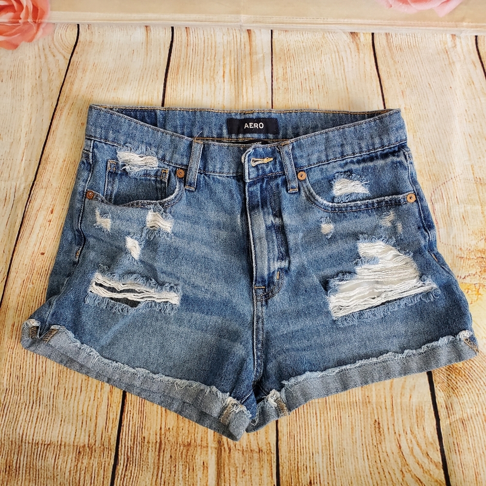 Aero mom shorts